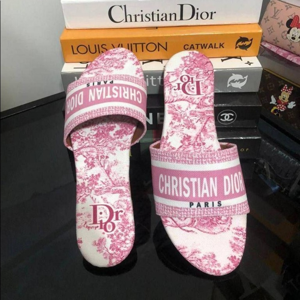 Women brand new sandals